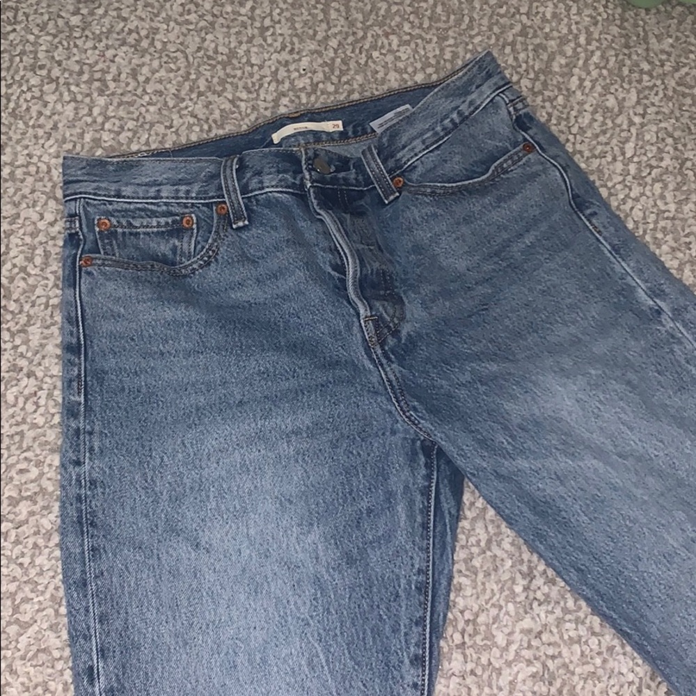 Levi’s medium washed mom jeans